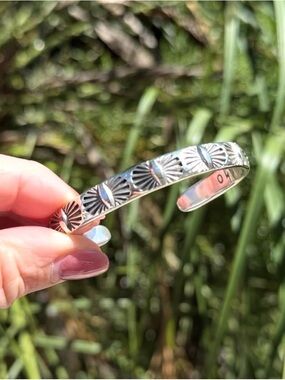 Numi Olive S/M Sterling Silver Sunburst Cuff Bracelet - Silver